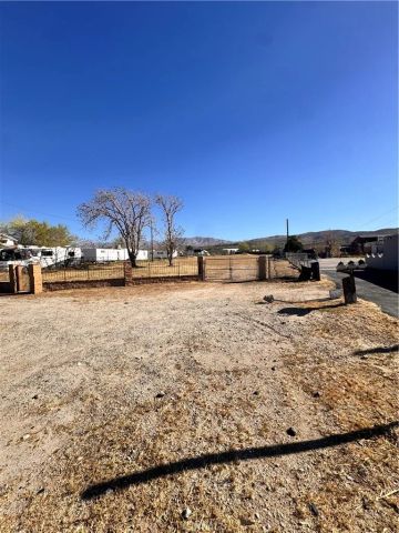 8026 Pearblossom, Littlerock, CA 93543