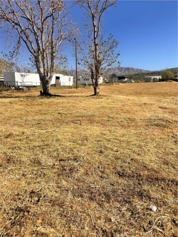 8026 Pearblossom, Littlerock, CA 93543