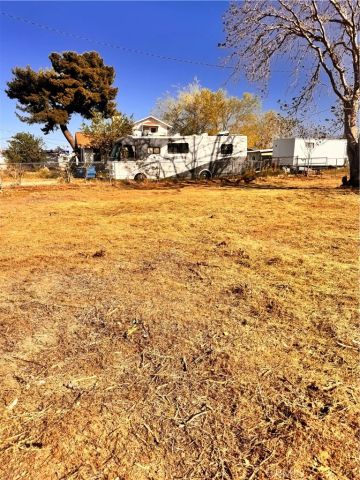 8026 Pearblossom, Littlerock, CA 93543