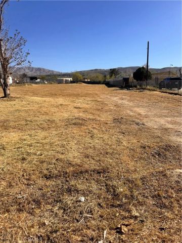 8026 Pearblossom, Littlerock, CA 93543