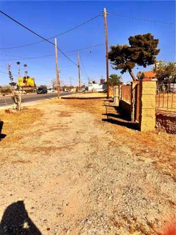 8026 Pearblossom, Littlerock, CA 93543