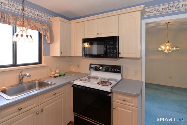 101 Heritage Village D, Southbury, CT 06488