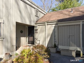 101 Heritage Village D, Southbury, CT 06488