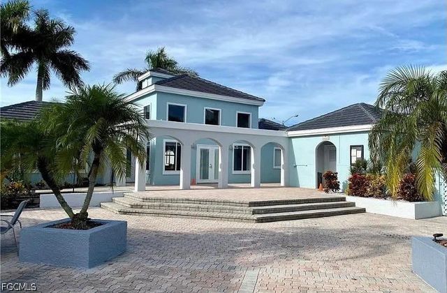13545 Eagle Ridge DR 825, Fort Myers, FL 33912