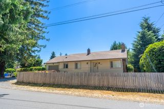1417 N 40th Street, Renton, WA 98056