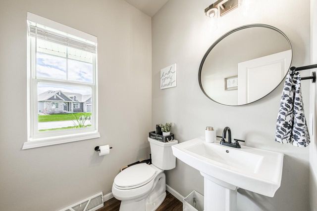 N62W21744 Masters DRIVE, Menomonee Falls, WI 53051
