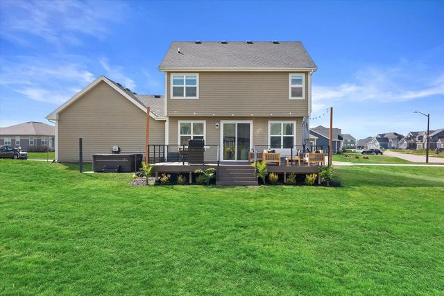 N62W21744 Masters DRIVE, Menomonee Falls, WI 53051