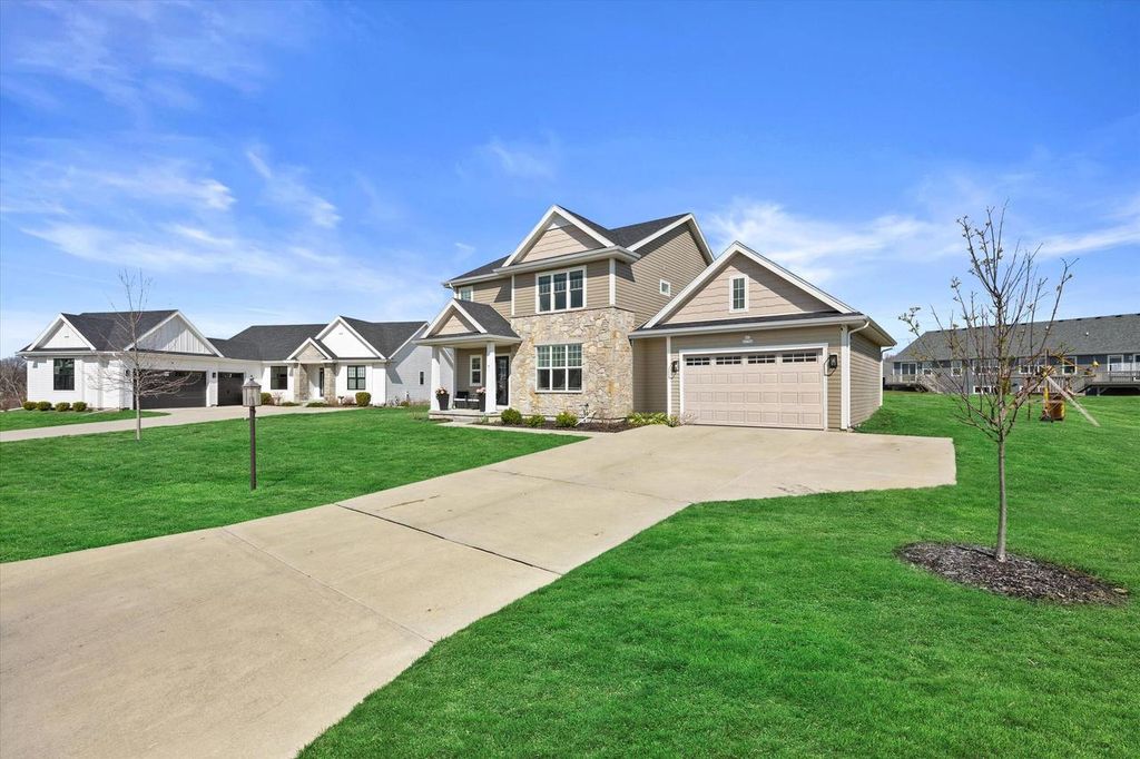 N62W21744 Masters DRIVE, Menomonee Falls, WI 53051