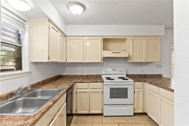 5133 Middlecoff A, Corpus Christi, TX 78413
