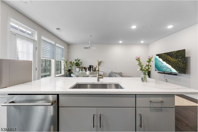 31 S Davenport St, Somerville Boro, NJ 08876