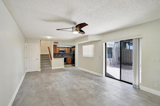 4260 Village Drive D, Delray Beach, FL 33445