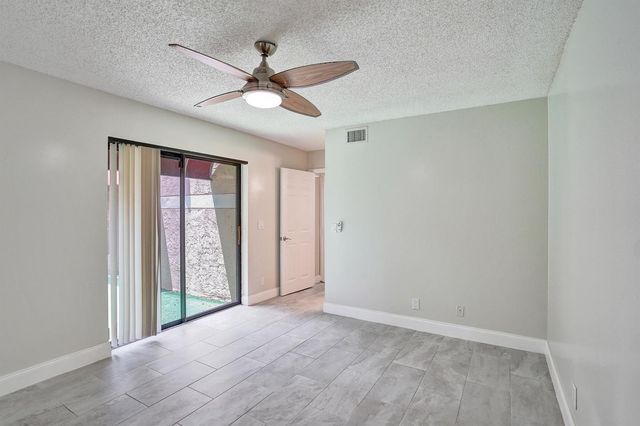 4260 Village Drive D, Delray Beach, FL 33445