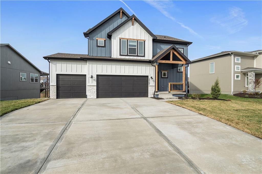 517 SW Amara Drive, Blue Springs, MO 64064