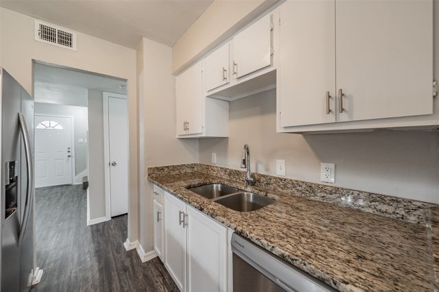 6732 Plantation Road, Forest Hill, TX 76140