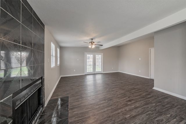 6732 Plantation Road, Forest Hill, TX 76140