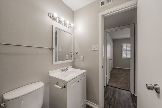 6732 Plantation Road, Forest Hill, TX 76140