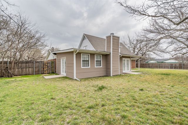 6732 Plantation Road, Forest Hill, TX 76140