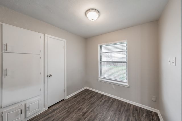 6732 Plantation Road, Forest Hill, TX 76140