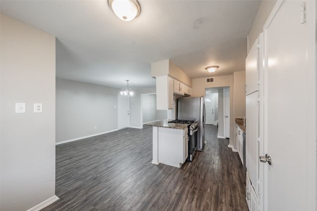 6732 Plantation Road, Forest Hill, TX 76140