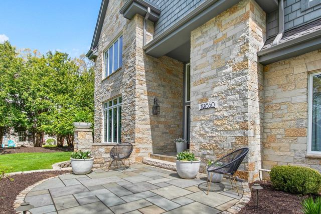 19630 Independence COURT, Brookfield, WI 53045