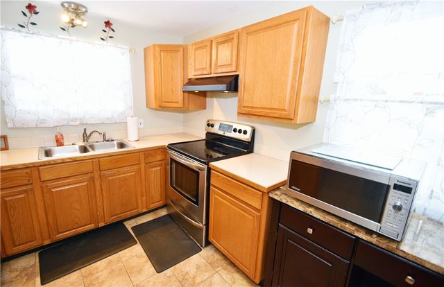 65 Kenwick Drive, Henrietta, NY 14623