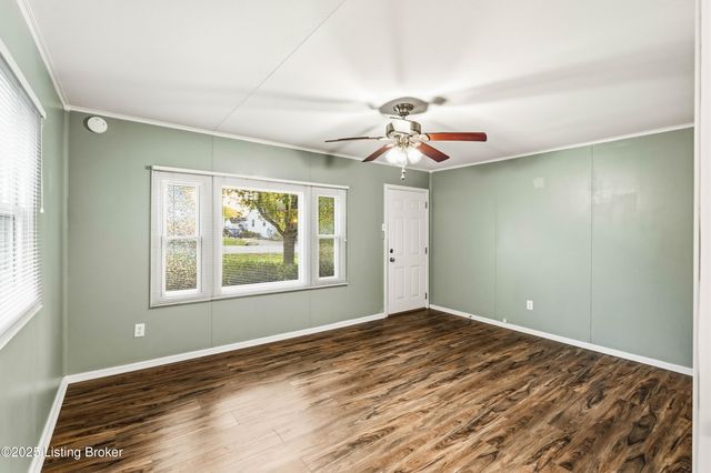 135 Eastview Cir, Shelbyville, KY 40065