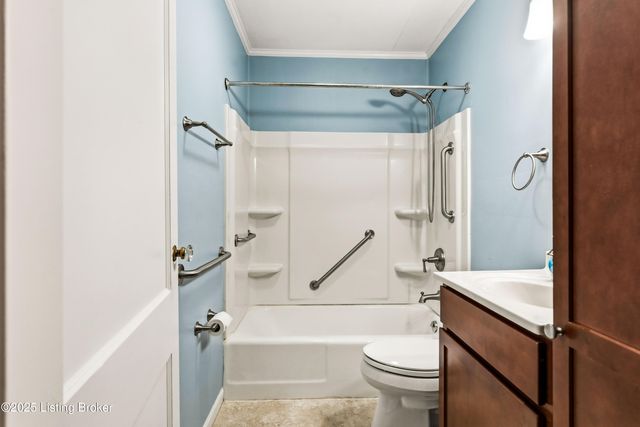 135 Eastview Cir, Shelbyville, KY 40065