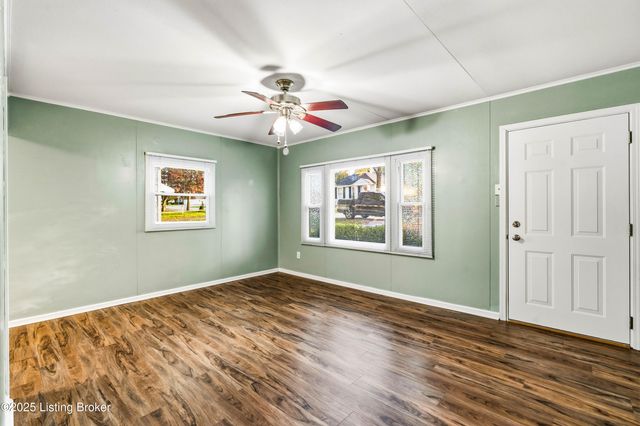 135 Eastview Cir, Shelbyville, KY 40065