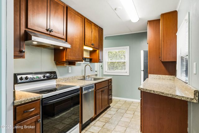 135 Eastview Cir, Shelbyville, KY 40065