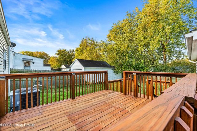 135 Eastview Cir, Shelbyville, KY 40065