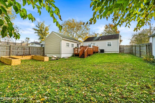 135 Eastview Cir, Shelbyville, KY 40065