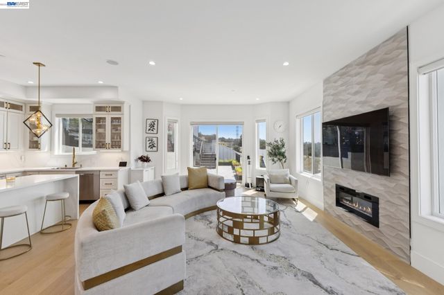 3606 Sarita St, Hayward, CA 94542