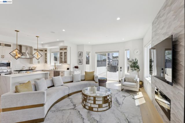 3606 Sarita St, Hayward, CA 94542