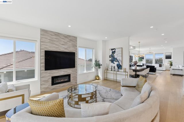 3606 Sarita St, Hayward, CA 94542