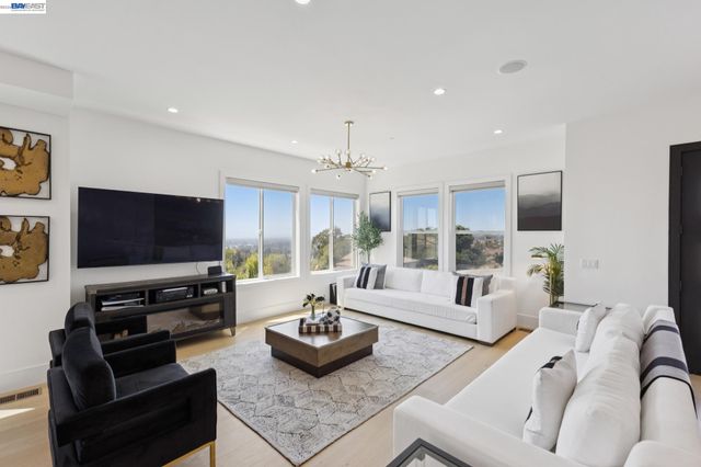 3606 Sarita St, Hayward, CA 94542