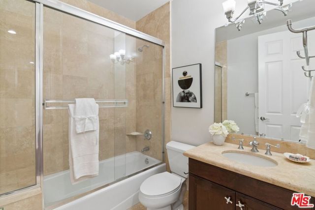 143 N Arnaz Drive 102, Beverly Hills, CA 90211