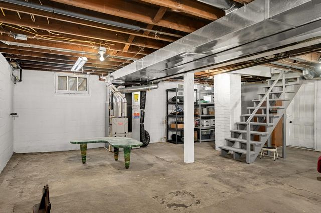 5905 36th Avenue N, Crystal, MN 55422