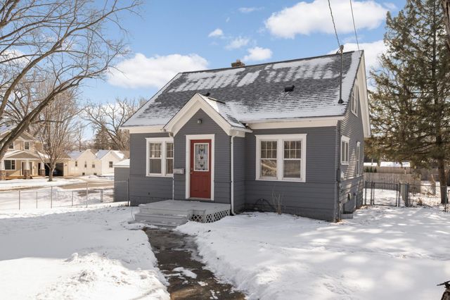 5905 36th Avenue N, Crystal, MN 55422