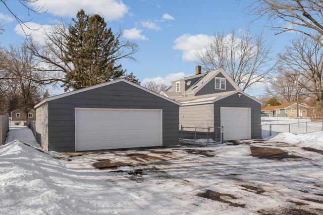5905 36th Avenue N, Crystal, MN 55422