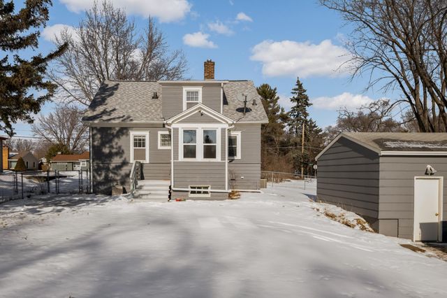 5905 36th Avenue N, Crystal, MN 55422