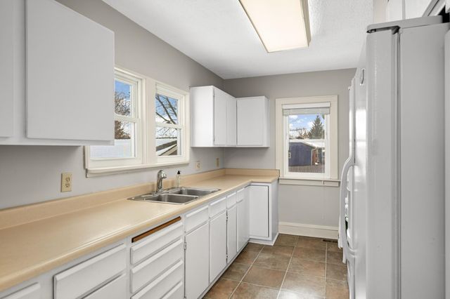 5905 36th Avenue N, Crystal, MN 55422