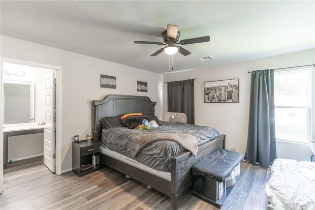 525 W Ava Drive, Mustang, OK 73064