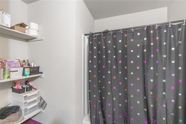 525 W Ava Drive, Mustang, OK 73064