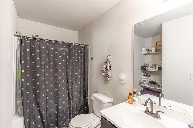 525 W Ava Drive, Mustang, OK 73064