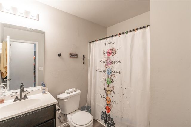 525 W Ava Drive, Mustang, OK 73064