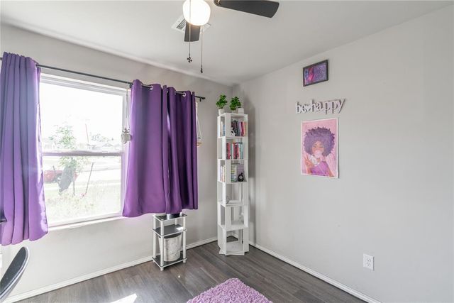 525 W Ava Drive, Mustang, OK 73064