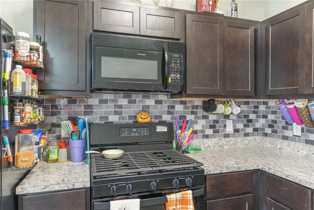 525 W Ava Drive, Mustang, OK 73064