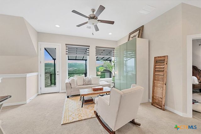 19506 Inverness Drive, Spicewood, TX 78669