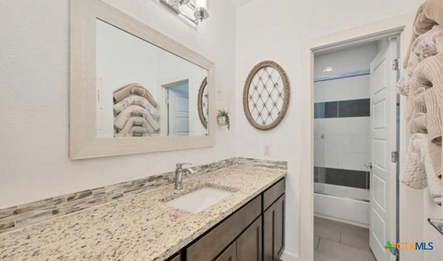 19506 Inverness Drive, Spicewood, TX 78669