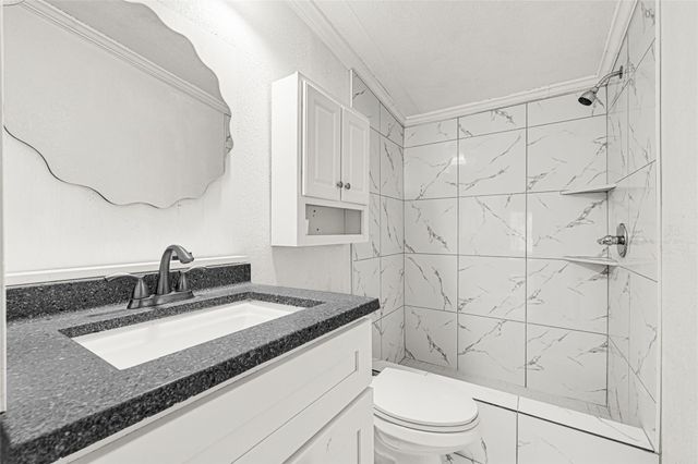 9586 Darkwood Street, Willis, TX 77318